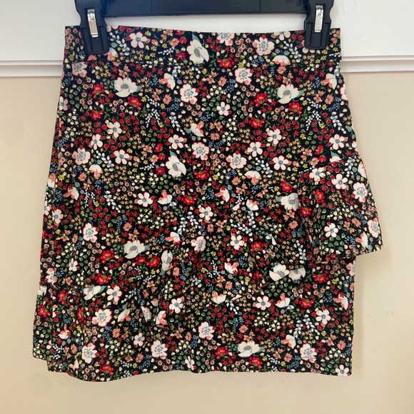 floral jeans like material skirt - flower pattern - Picture 4 of 10